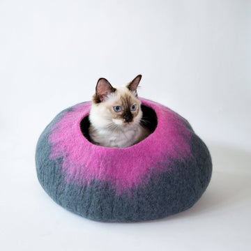 灰色和粉色猫洞